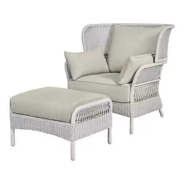 SILLON Y OTTOMAN DE MIMBRE PARA EXTERIORES PINECROFT FRENCH LINEN