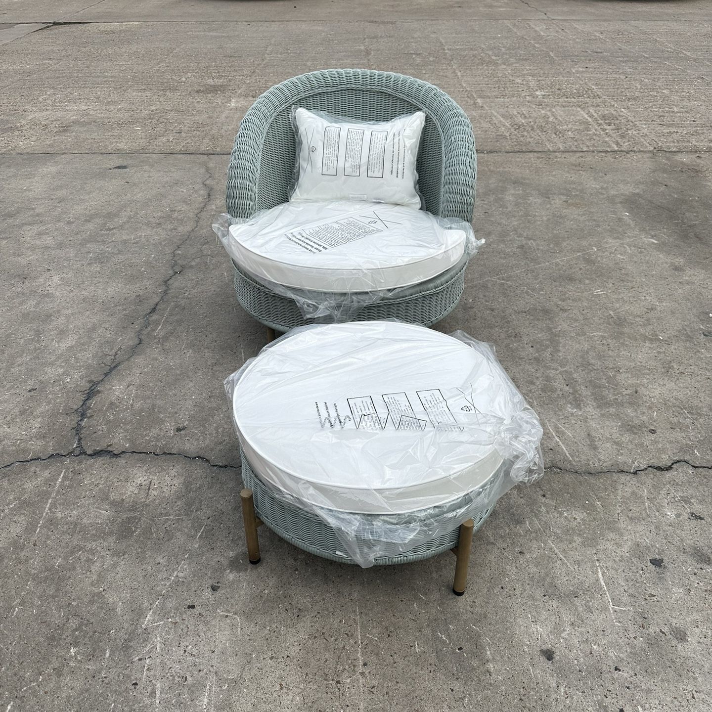 Sillón de exterior de mimbre con ottoman - Imagen 2